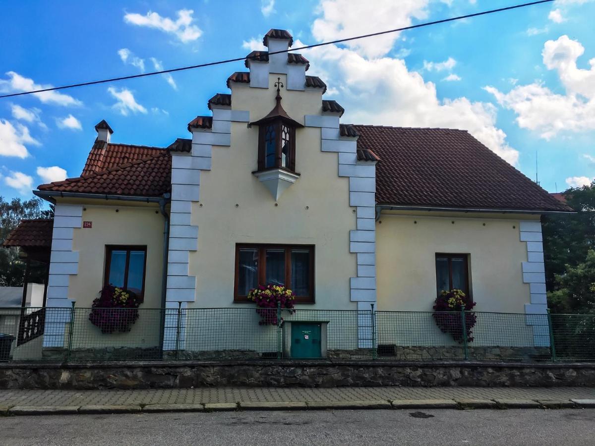Apartman V Zahradni Прахатіце Екстер'єр фото