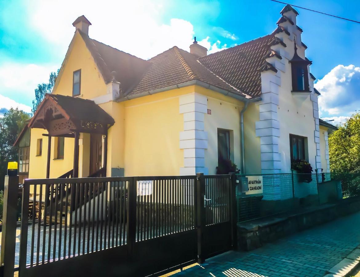 Apartman V Zahradni Прахатіце Екстер'єр фото